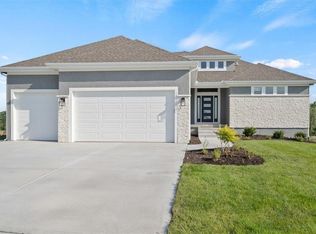 14600 Aspen Cir, Basehor, KS 66007