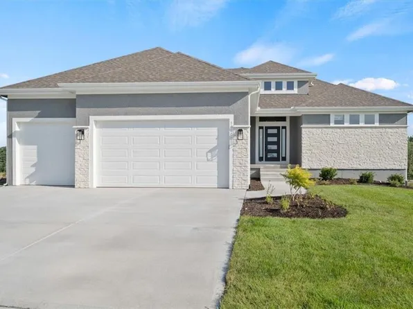 4552 Aspen Dr, Basehor, KS 66007