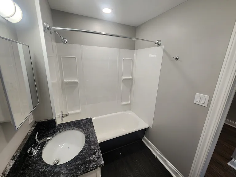 2654 W Broad St #F — Photo 7
