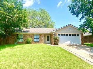 5513 Golden Meadows Dr, Bossier City, LA 71112