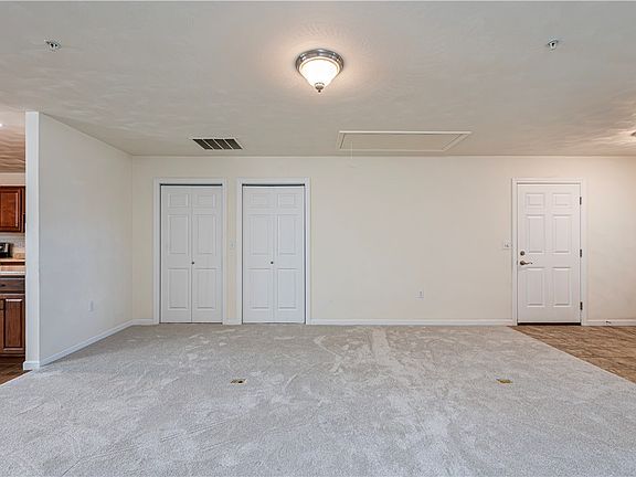 4th image of 575 Sunview Cir