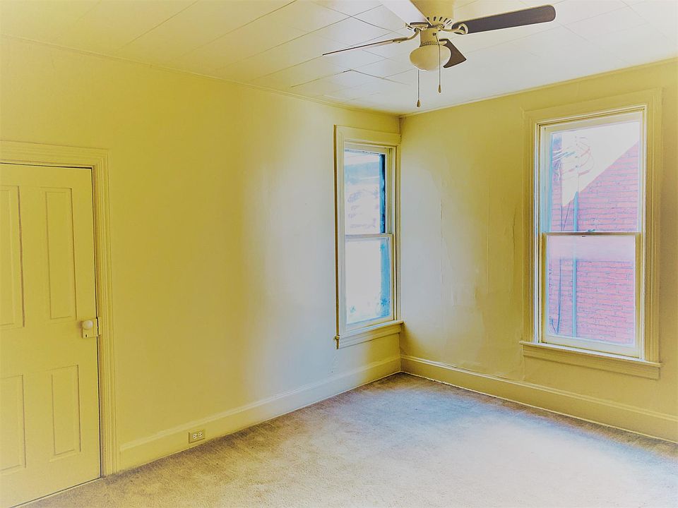 2nd image of 114 2nd St APT B
