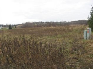 N1279 Chantilly Ct, Hortonville, WI 54944