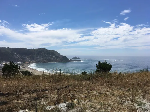 1 Ohlone Dr, Pacifica, CA 94044