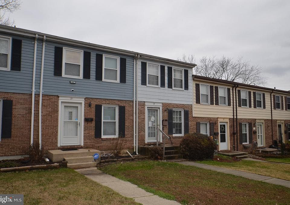 2nd image of 19 Pickens Ct