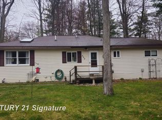 550 W Camp Rd, Sanford, MI 48657