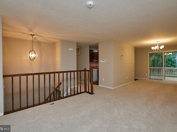 5th image of 4047 Tarpon Ln