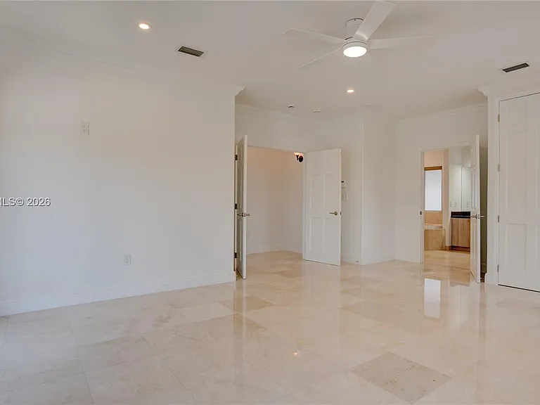 500 SW 51st Ct — Photo 31