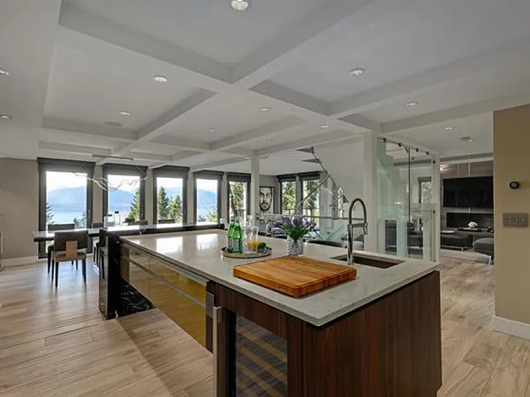 445 Mountain Dr — Photo 10