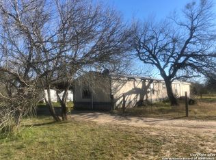 129 Oak Park Rd, Adkins, TX 78101
