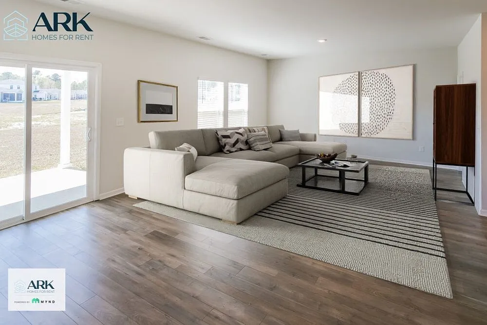 3 bed, 2.0 bath, 1520 sqft, $1,824 — Photo 2