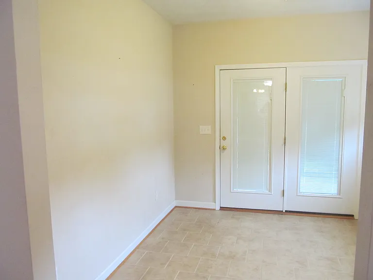 107 Berkley Ct #107 — Photo 5