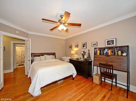 3rd image of 5013 N Wolcott Ave APT 1W