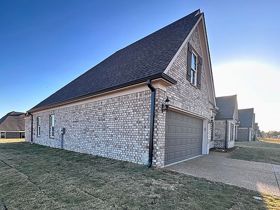5th image of 2311 Dela Dr