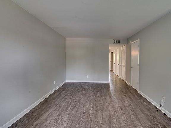 4th image of 1507 Clifton Ln