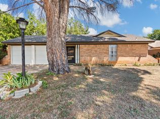 621 E Mustang St, Crowley, TX 76036