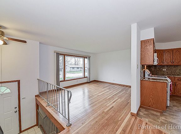 3rd image of 10222 S 80th Ct