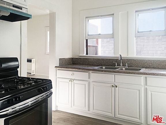2nd image of 435 1/2 W 4th St