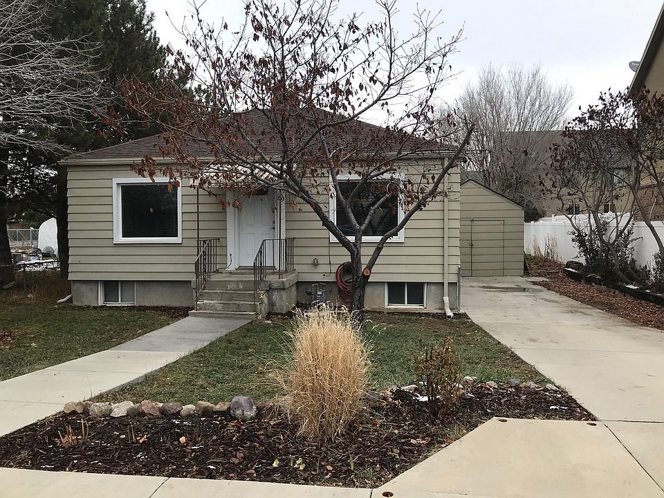 Your new home!! (see detached garage in back)