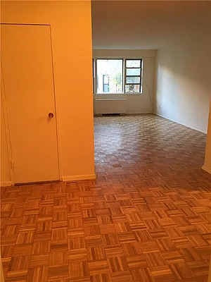 Rented by R New York | media 63