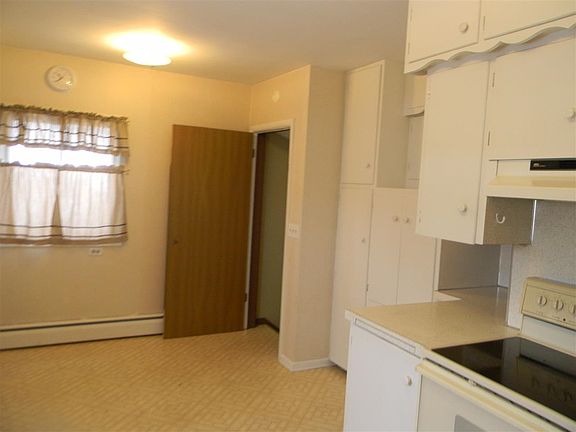 3rd image of 105 N Park Ave