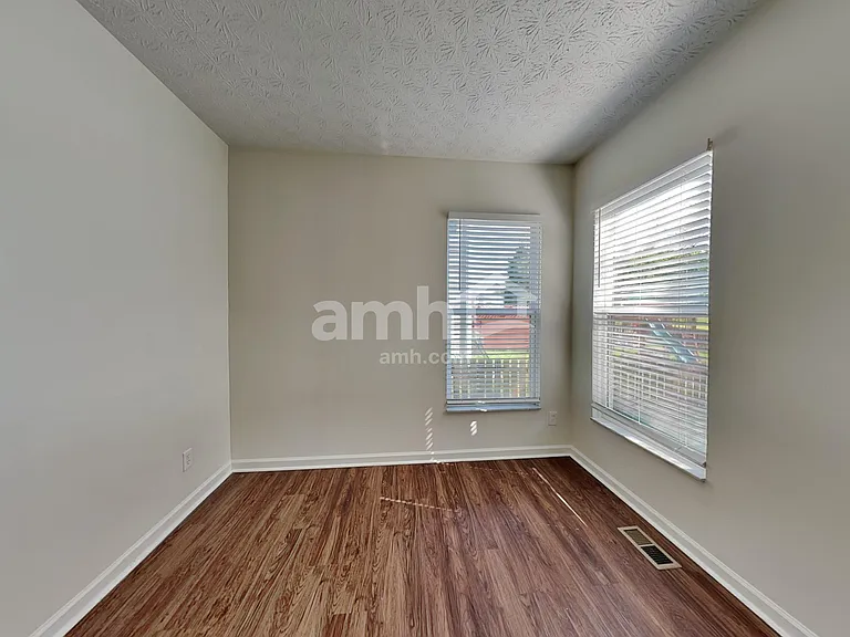 136 Leasure Dr — Photo 9