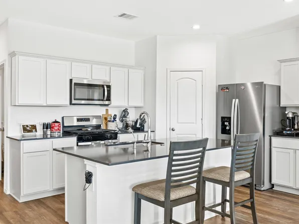 14200 Yellow Jacket Ct, Willis, TX 77318