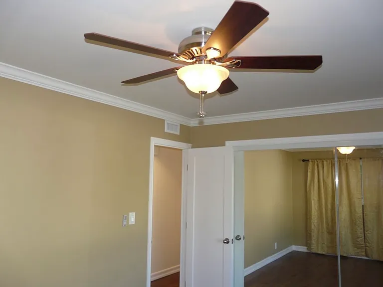 2225 Chapala St — Photo 28