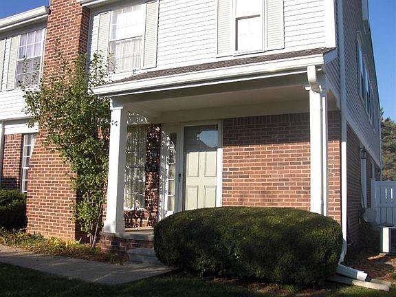 2nd image of 42138 Roscommon Dr #281