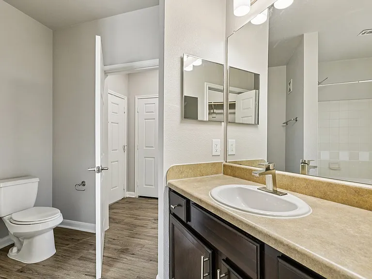 Las Brisas Apartments — Photo 147