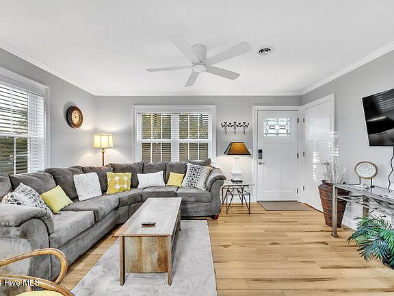 2nd image of 342 Ventura Drive