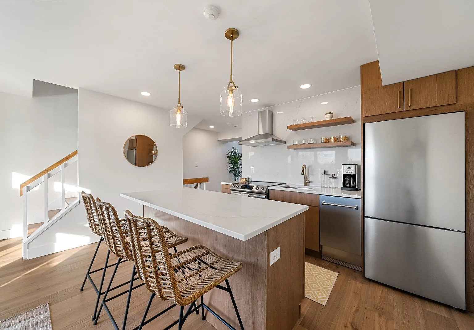 3 bed, 2.5 bath, 1656 sqft, $3,900 — Photo 4