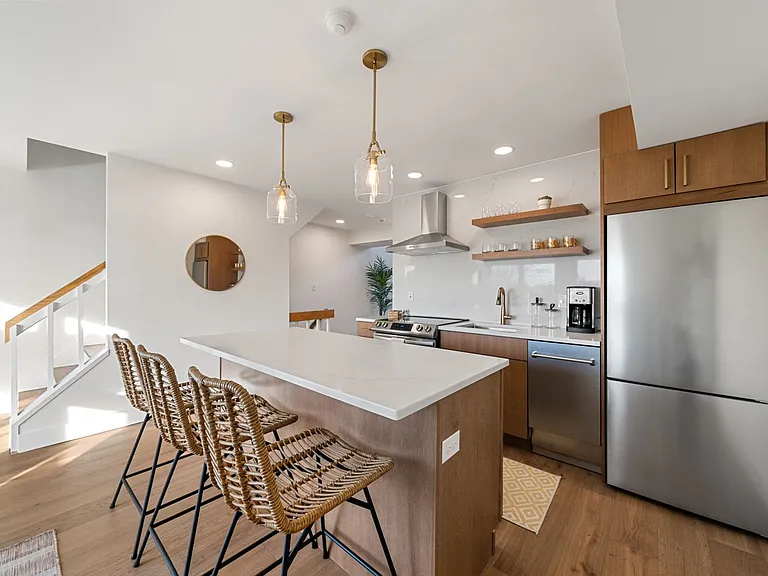 310 Swans Wharf Row — Photo 4