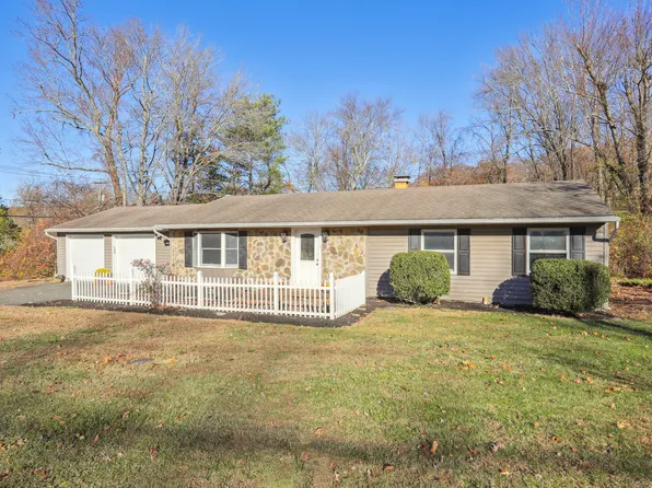 1 Allen Road, Brookfield, CT 06804