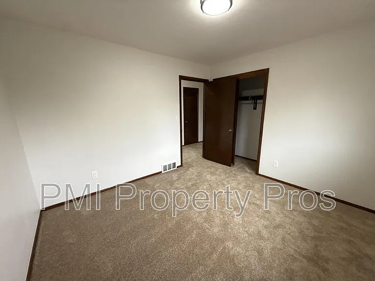 8150 S 88th St — Photo 29