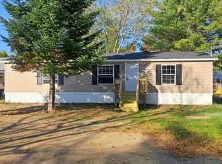 27 Adams St, Skowhegan, ME 04976