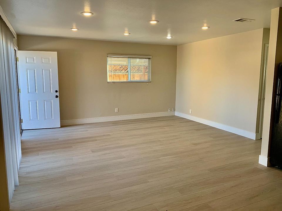 1st image of 3510 Brookdale Dr