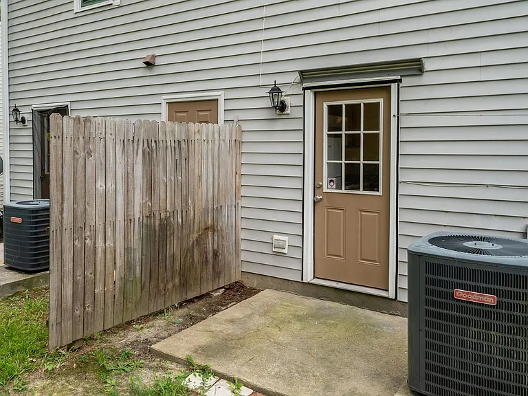 1825 Vintage Rd — Photo 6