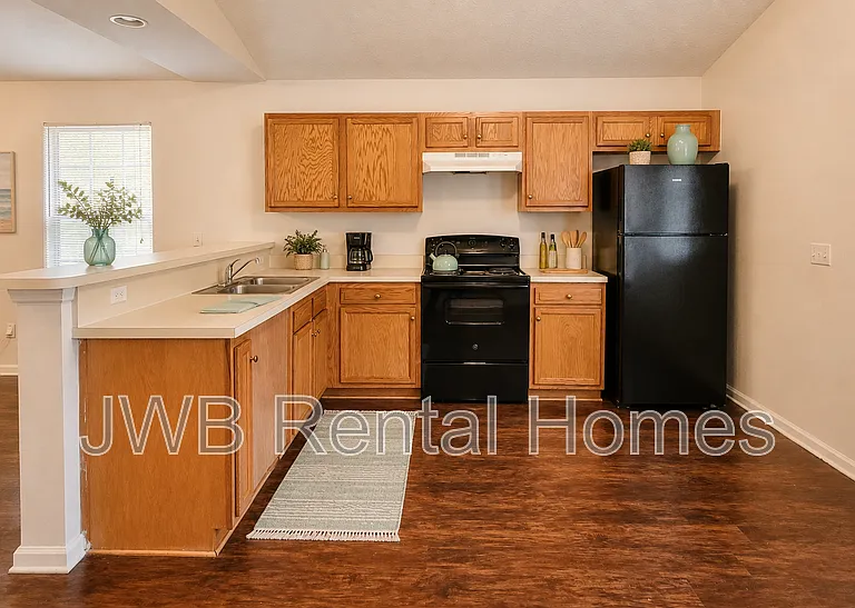 6609 Miriam St — Photo 3