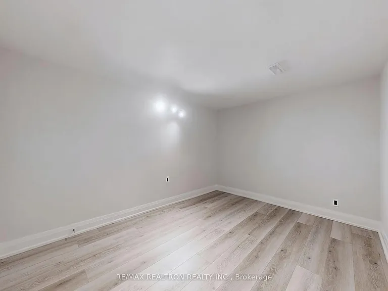 28 Blue Spruce Ln #BASEMENT — Photo 12