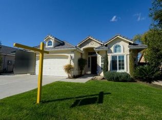 10659 N Tea Party Ln, Fresno, CA 93730