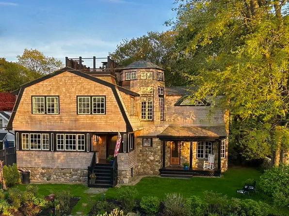 8 Norwood Ave, Rockport, MA 01966