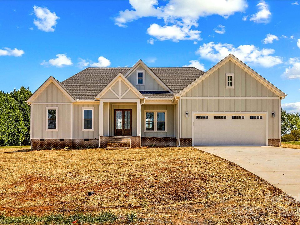 1st image of 104 Capstone Ct