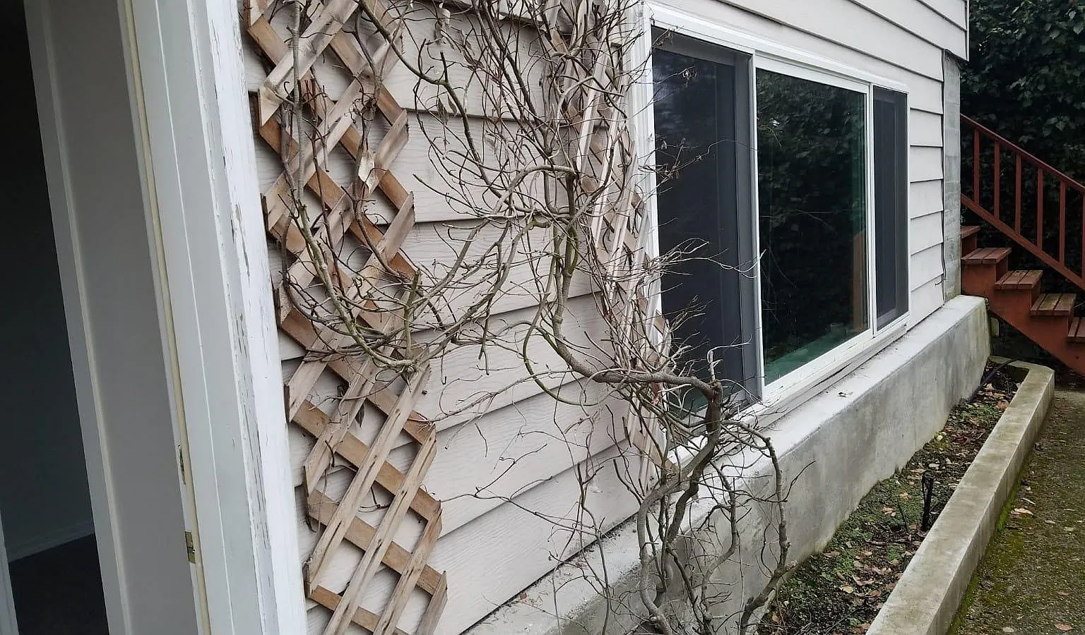 10502 Victory Ln NE — Photo 2