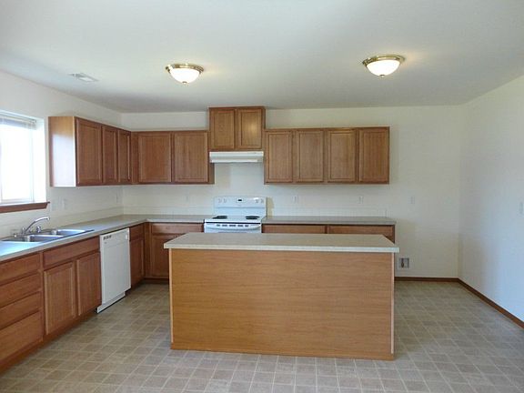 5th image of 17916 18th Avenue Ct E