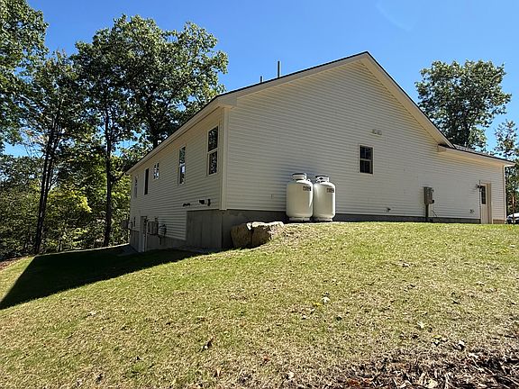 3rd image of 34 Ridge Way