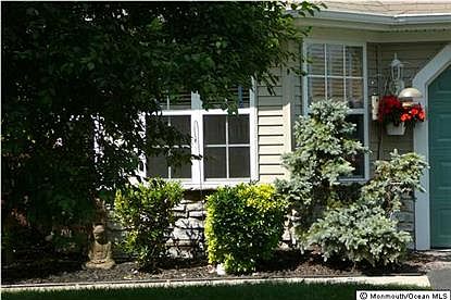 3rd image of 32 Strawberry Ln