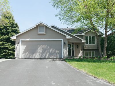 733 Chicago Dr, Burnsville, MN, 55306