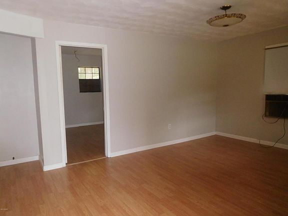 5th image of 205 W Montana St