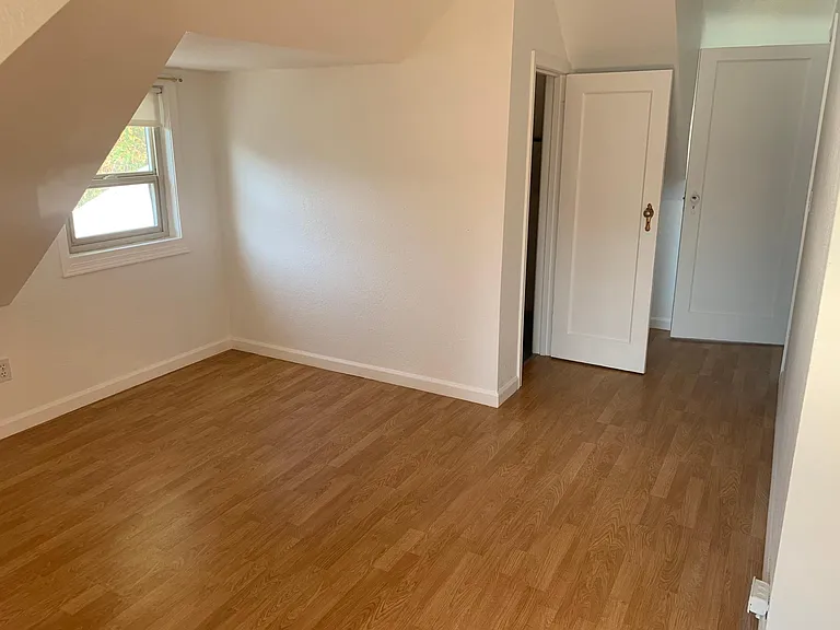 304 S Anderson St — Photo 17